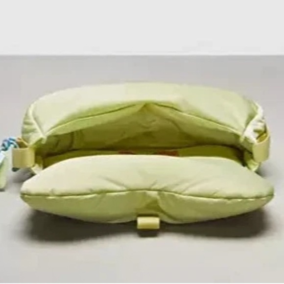 SOLD!! Coach Coachtopia Light Green Shoulder Bag/crossbody - Picture 4 of 8